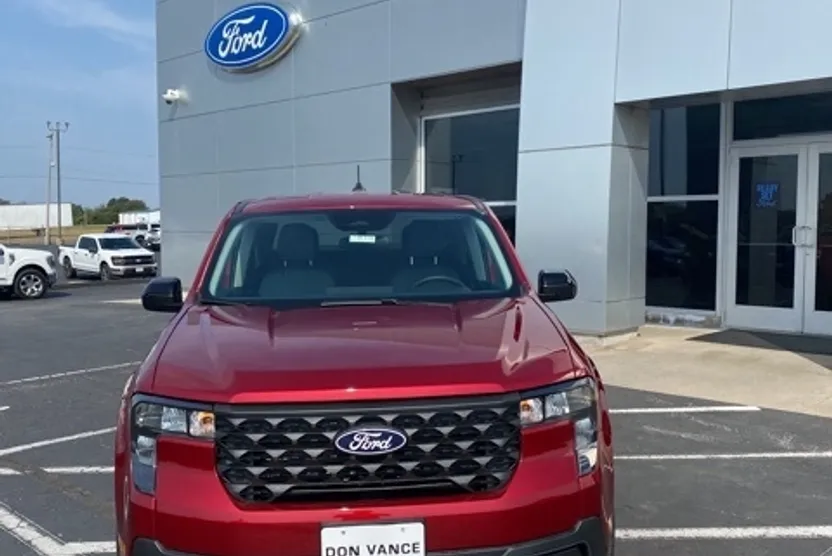 2025 Ford Maverick XLT photo 1