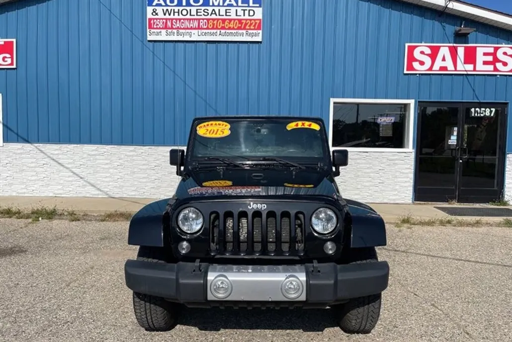 2015 Jeep Wrangler Unlimited Sahara photo 1