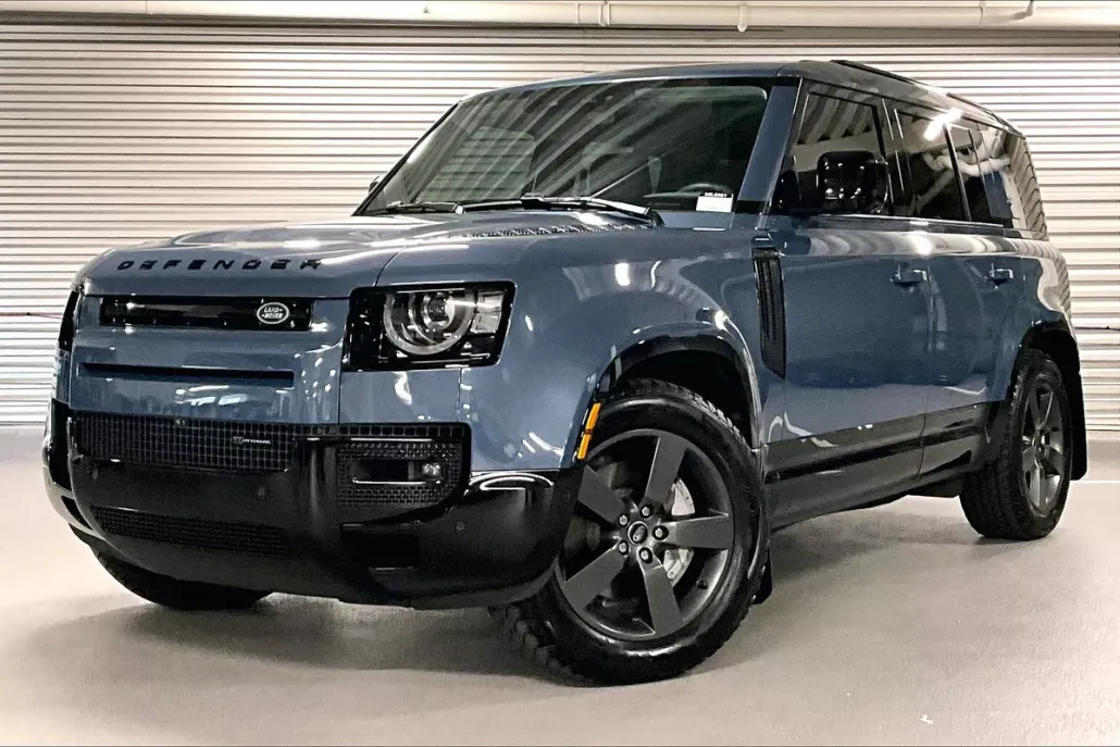 2023 Land Rover Defender X-Dynamic SE photo 1