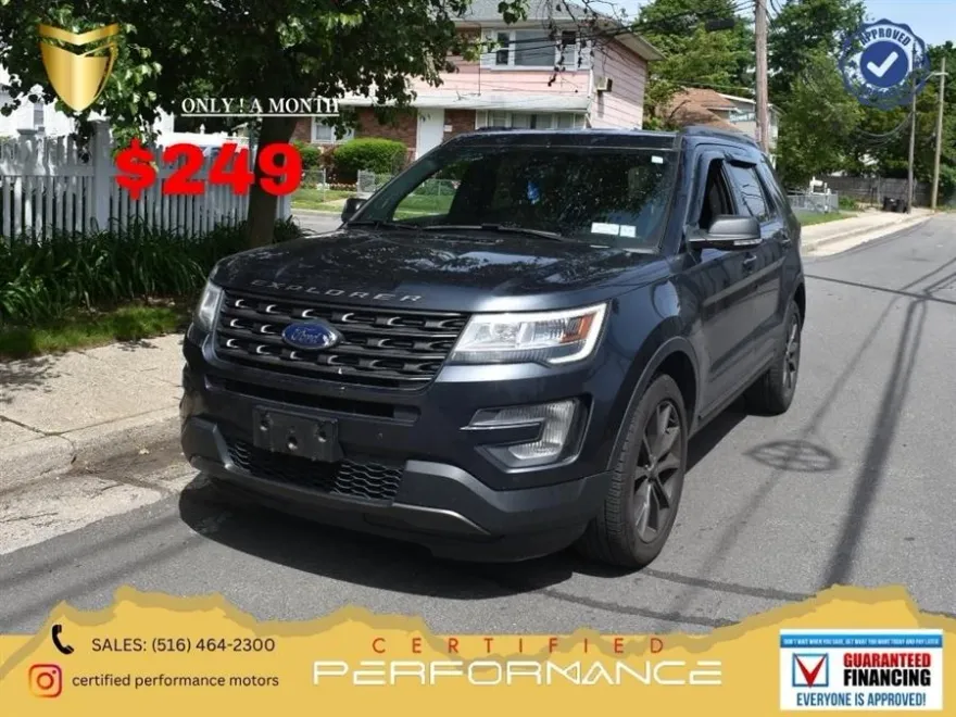 2017 Ford Explorer XLT photo 1