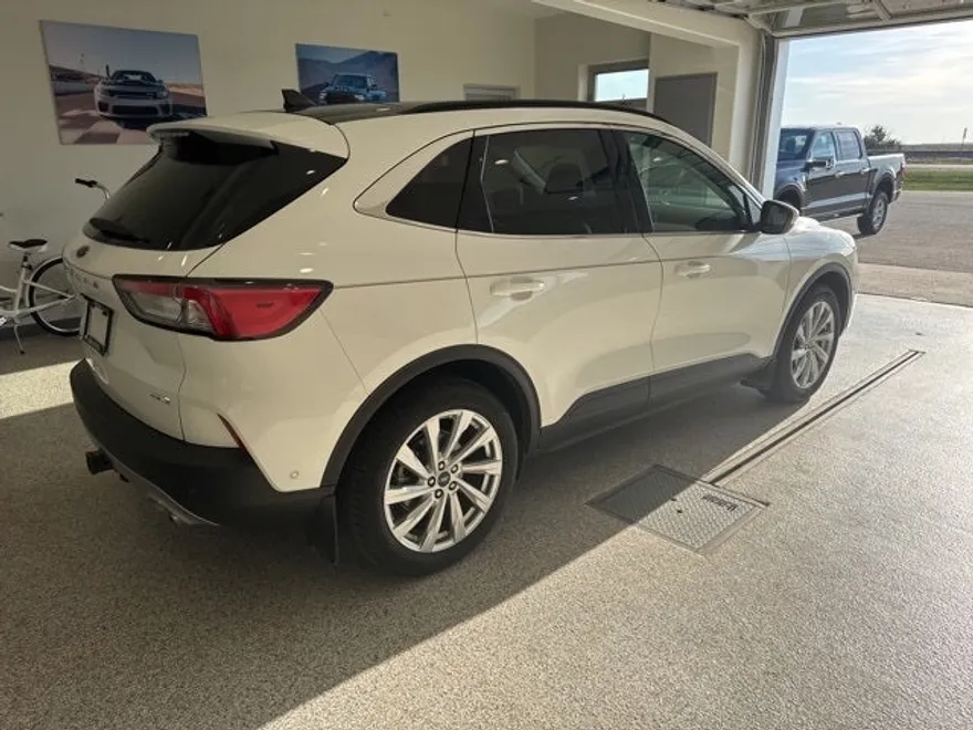 2021 Ford Escape Titanium photo 1