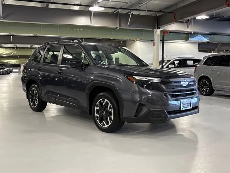 2025 Subaru Forester Base photo 1