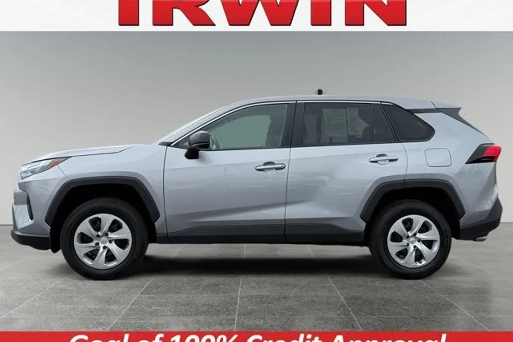 2024 Toyota RAV4 LE photo 1