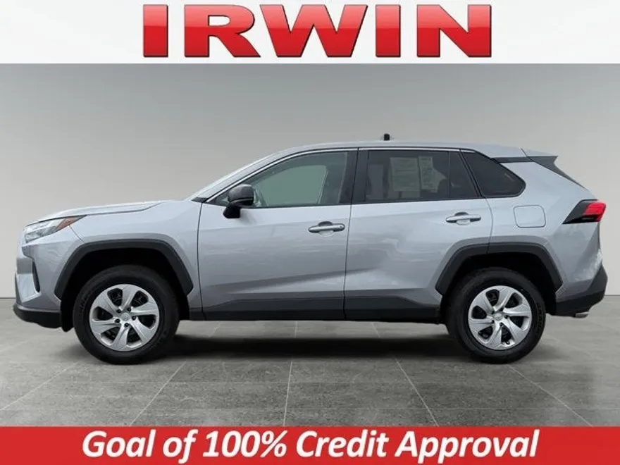 2024 Toyota RAV4 LE photo 1
