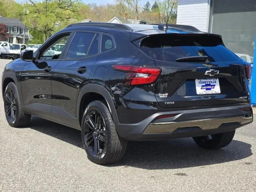 2025 Chevrolet Trax ACTIV photo 1