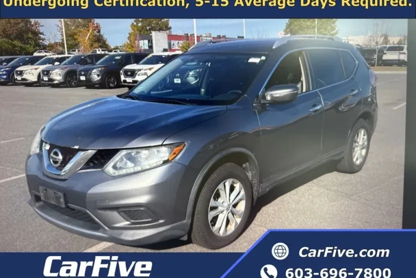 2015 Nissan Rogue SV photo 1