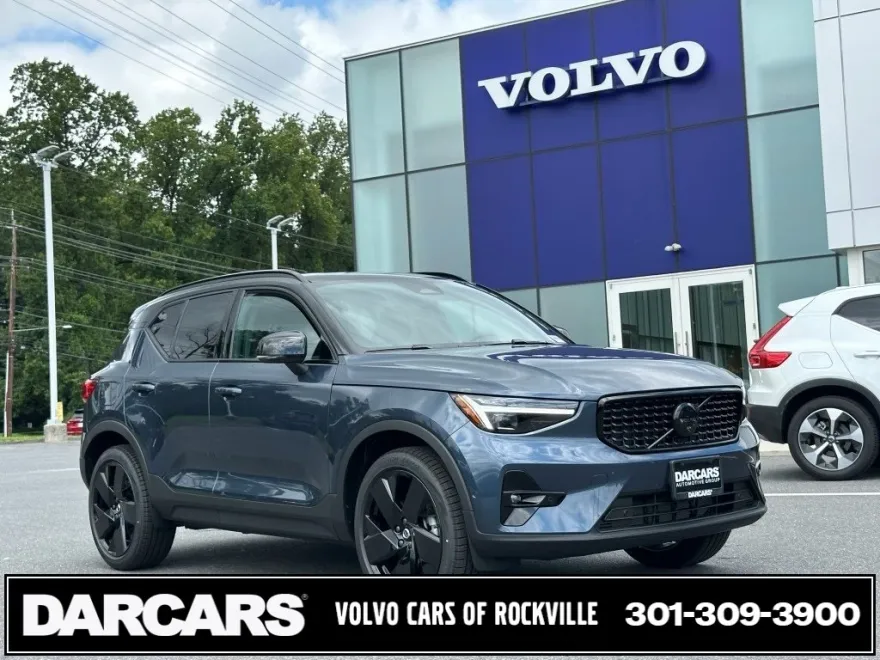 2026 Volvo XC40 photo 1