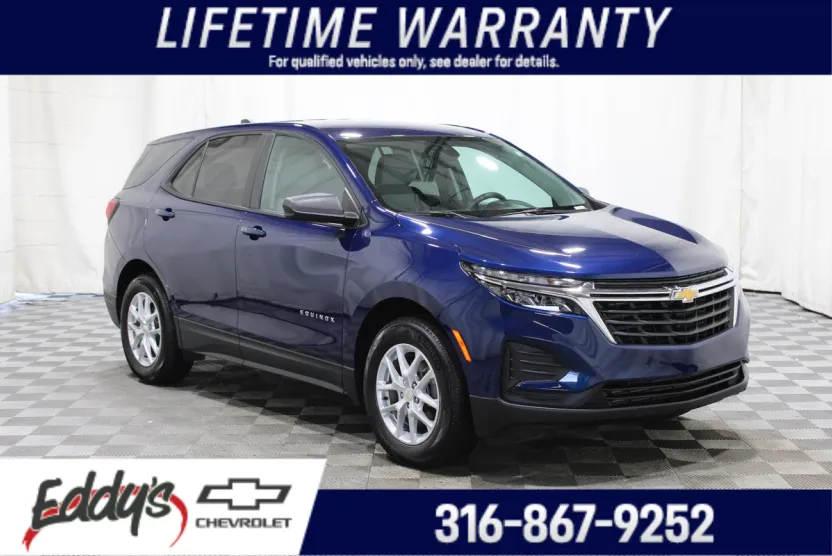2023 Chevrolet Equinox LS photo 1