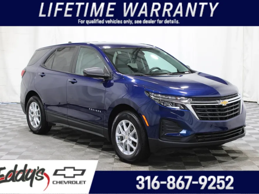 2023 Chevrolet Equinox LS photo 1
