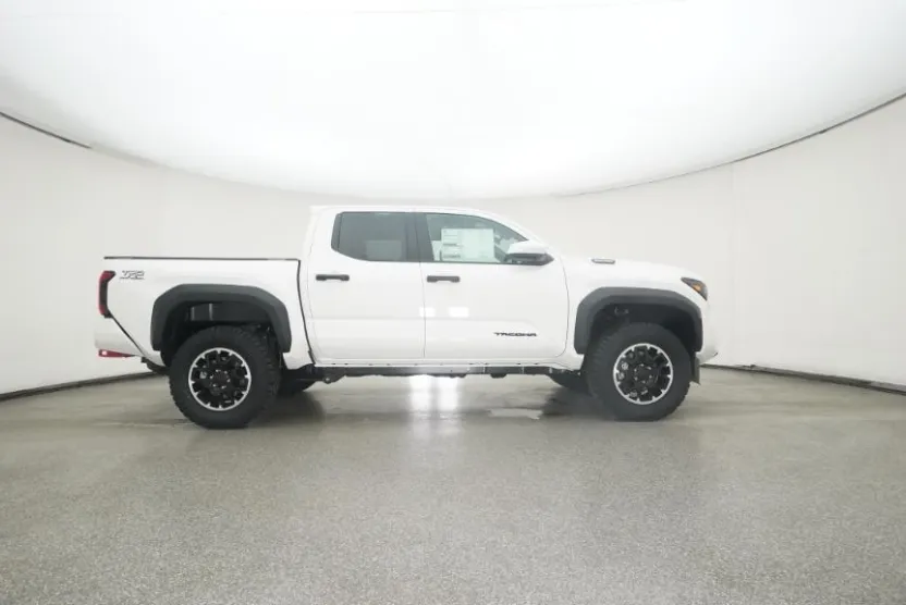 2025 Toyota Tacoma TRD Off-Road photo 1