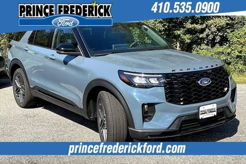 2025 Ford Explorer ST photo 1