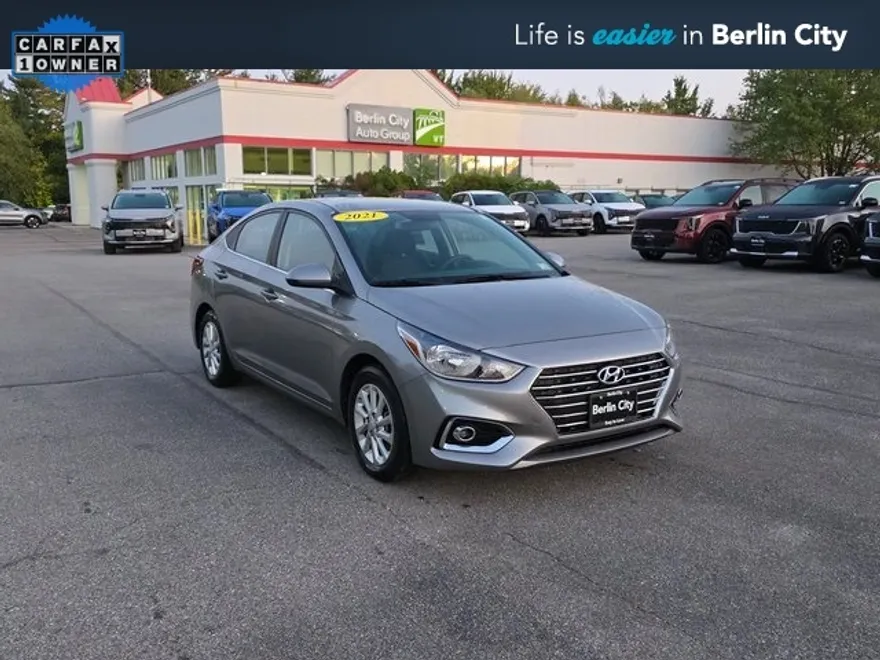 2021 Hyundai Accent SEL photo 1