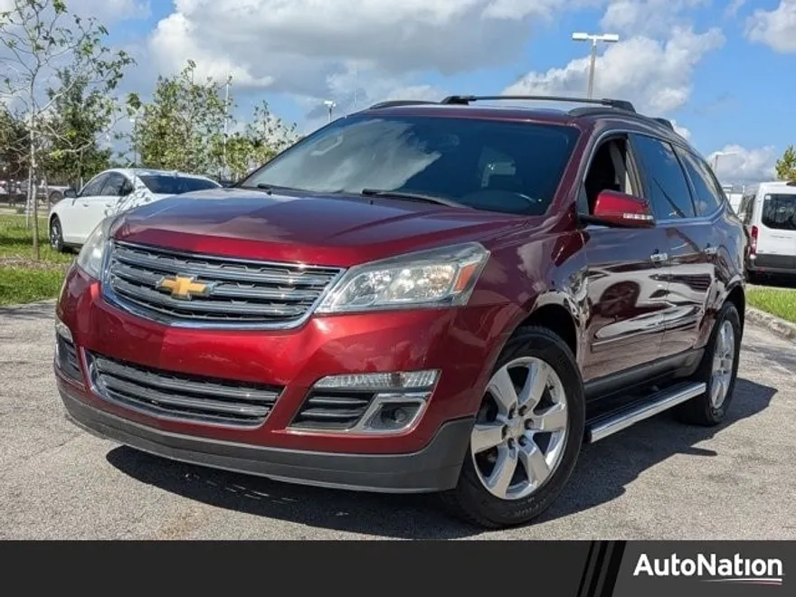 2017 Chevrolet Traverse Premier photo 1