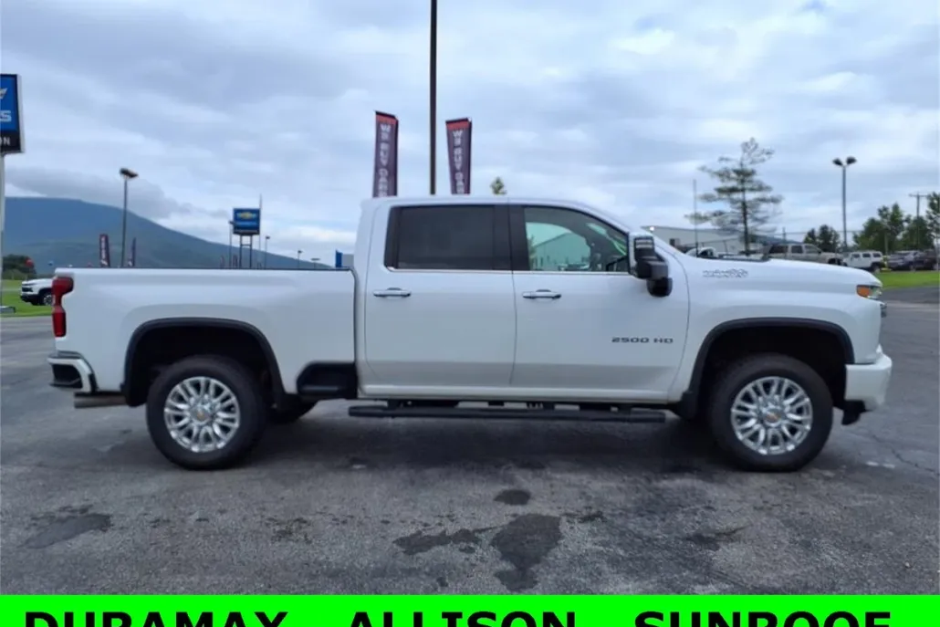 2022 Chevrolet Silverado 2500HD High Country photo 1