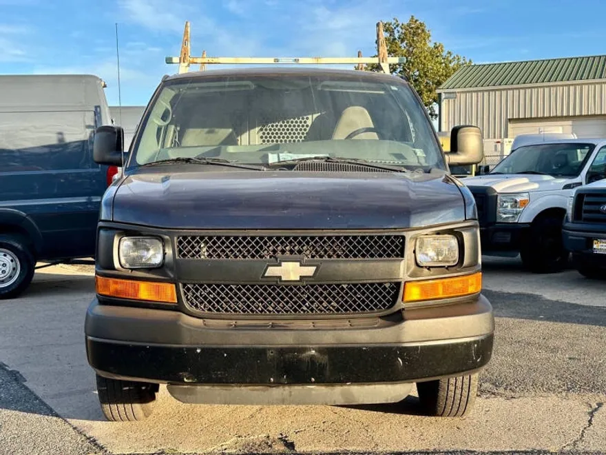 2015 Chevrolet Express 3500 Cargo Van photo 1