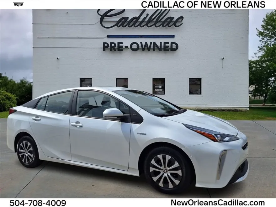 2021 Toyota Prius LE photo 1
