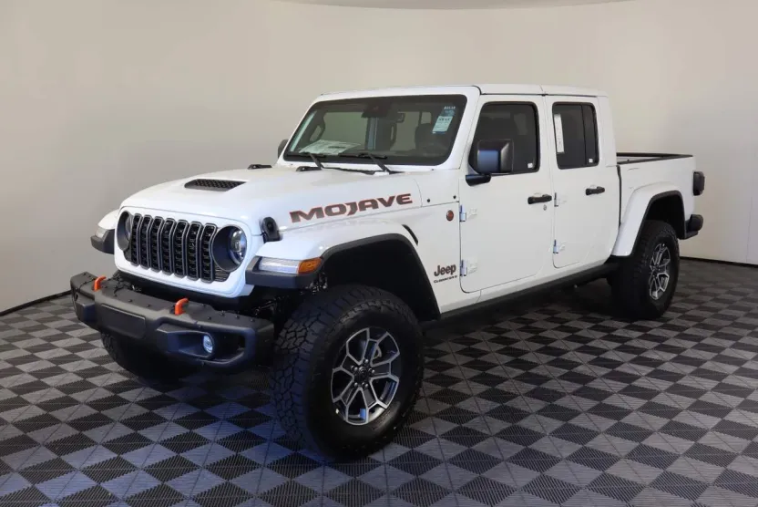 2025 Jeep Gladiator Mojave photo 1