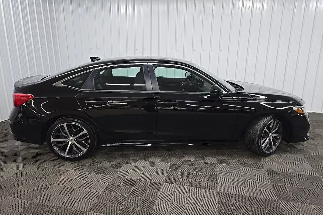 2022 Honda Civic Touring photo 1