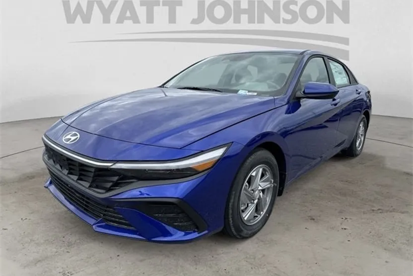 2024 Hyundai Elantra SE photo 1