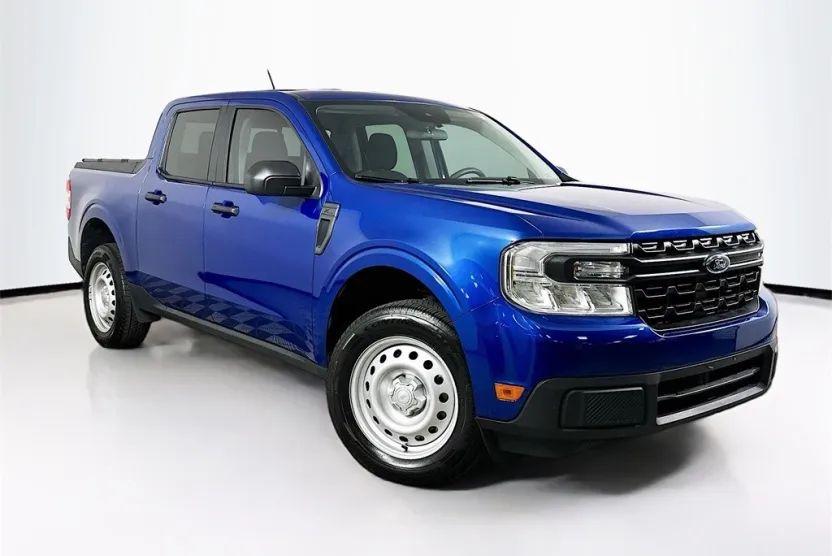 2023 Ford Maverick XL photo 1