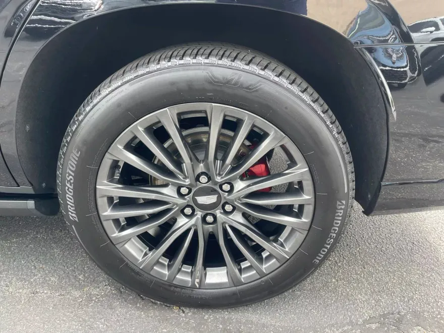 2023 Cadillac Escalade V-Series photo 13