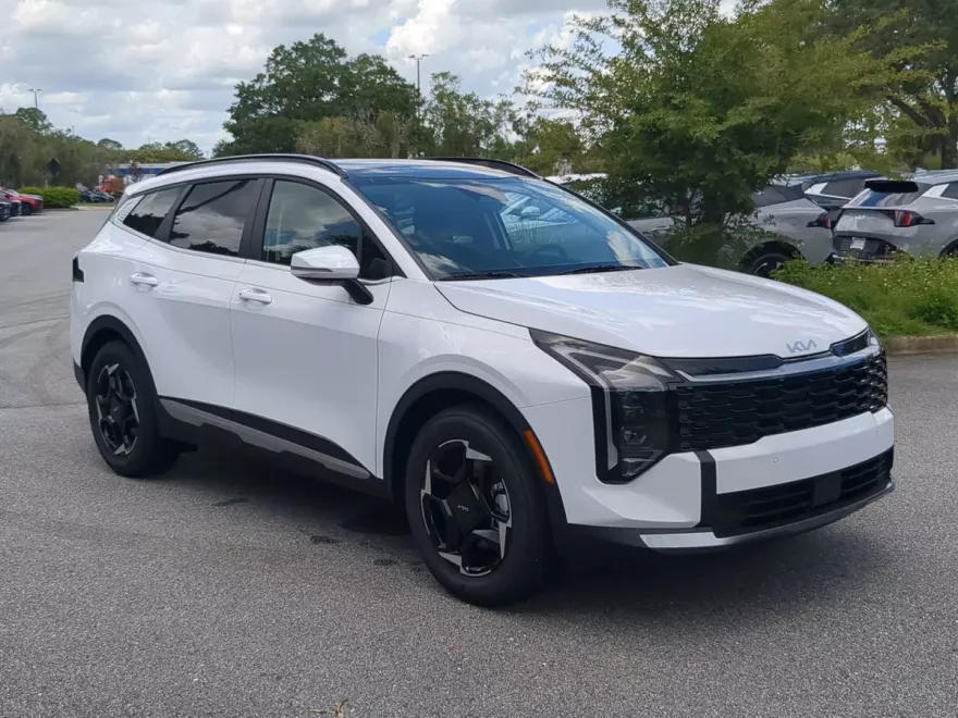 2026 Kia Sportage EX photo 1