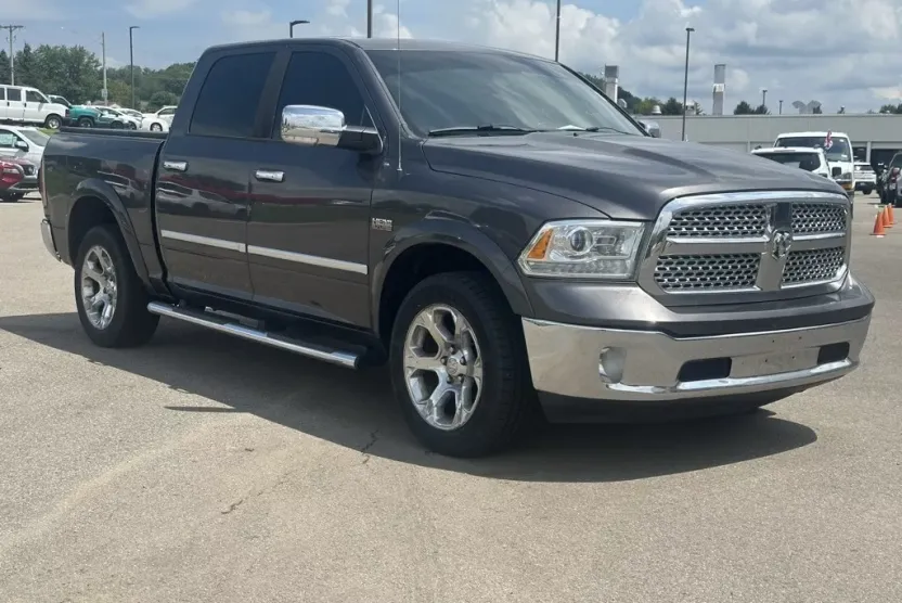 2016 Ram 1500 Laramie photo 1