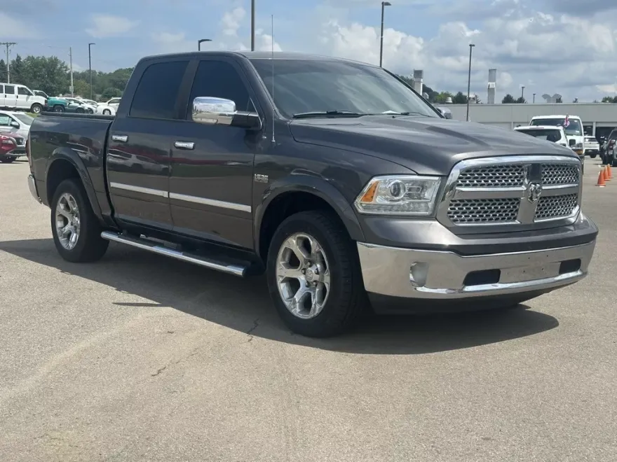 2016 Ram 1500 Laramie photo 1