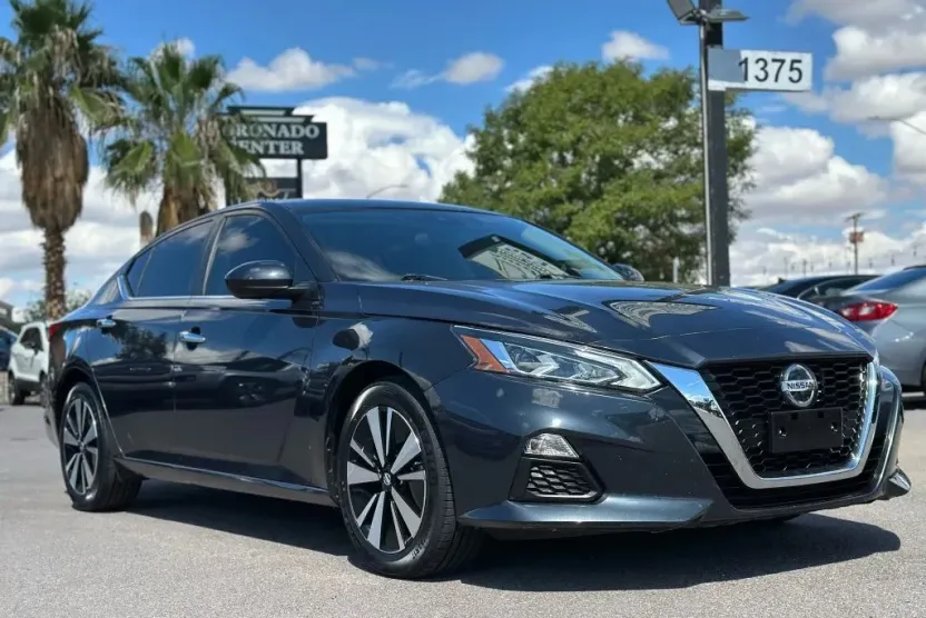 2021 Nissan Altima 2.5 SV photo 1