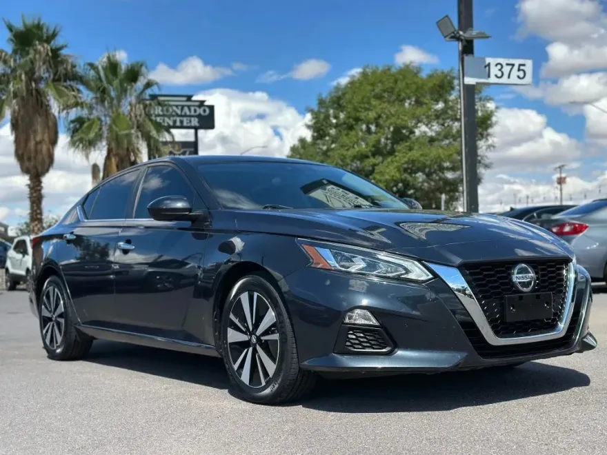 2021 Nissan Altima 2.5 SV photo 1