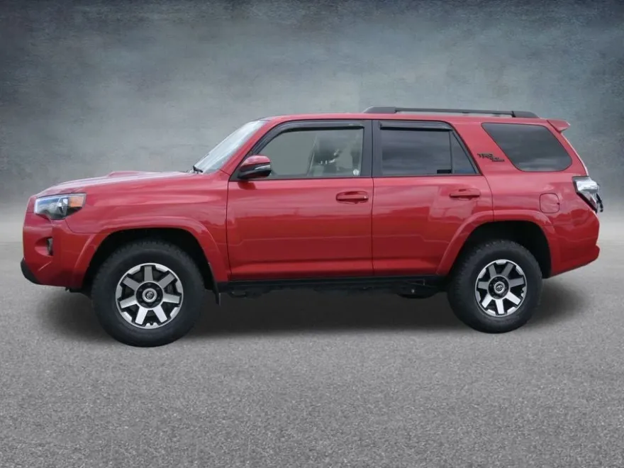 2022 Toyota 4Runner TRD Off-Road Premium photo 1