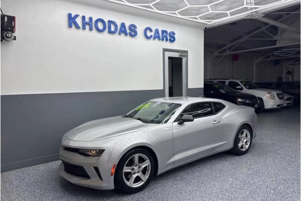 2018 Chevrolet Camaro Coupe 1LT photo 1