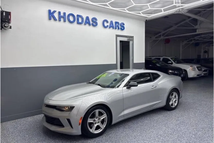 2018 Chevrolet Camaro Coupe 1LT photo 1