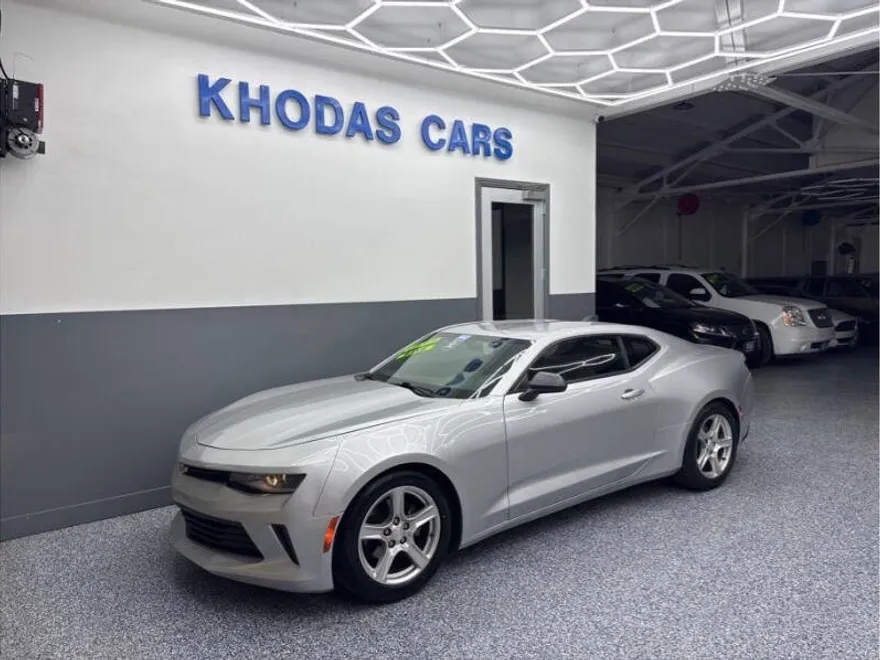 2018 Chevrolet Camaro Coupe 1LT photo 1