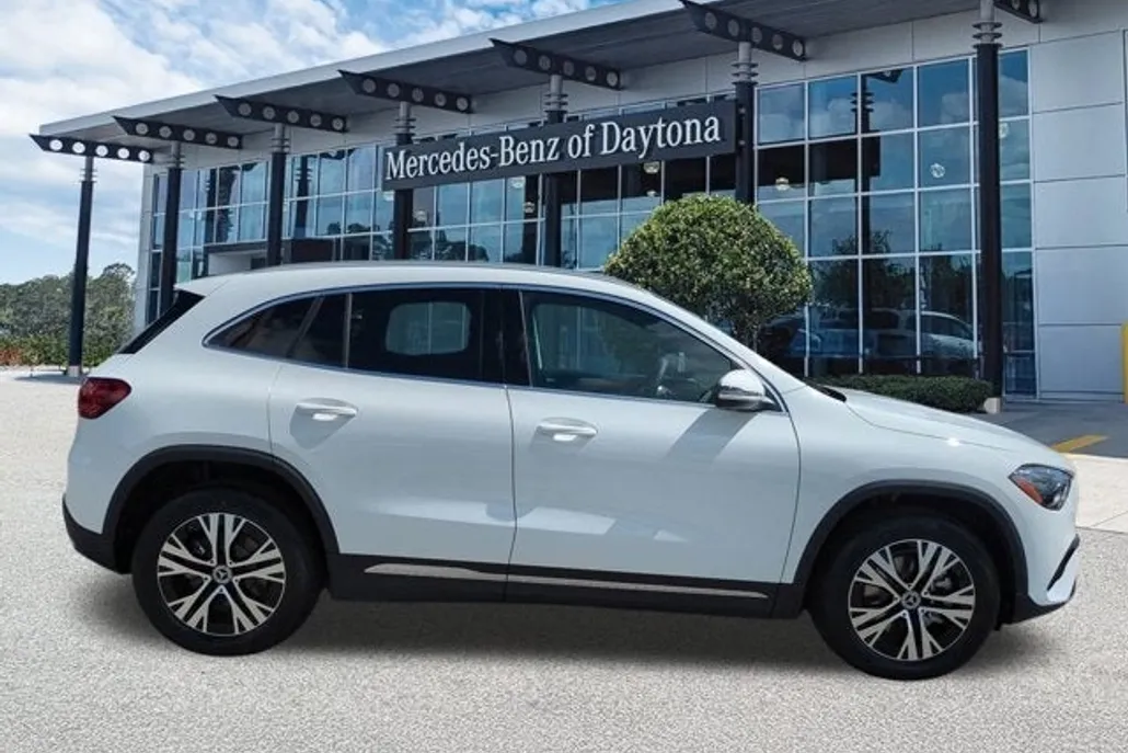 2026 Mercedes Benz GLA 250 photo 1