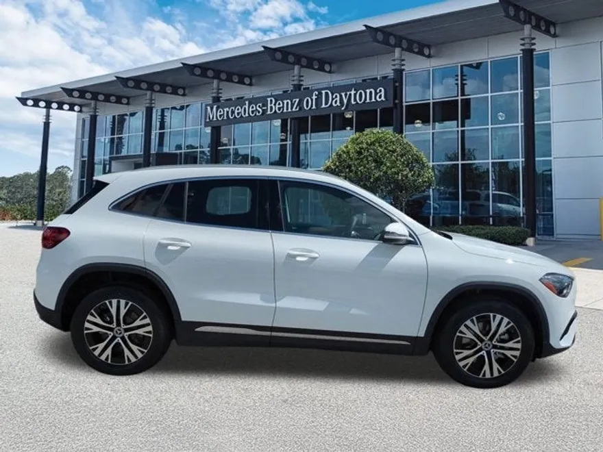 2026 Mercedes Benz GLA 250 photo 1