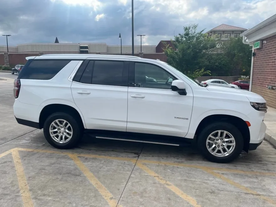 2023 Chevrolet Tahoe LS photo 1