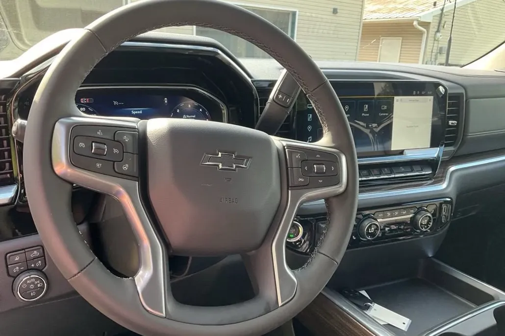 2025 Chevrolet Silverado 3500HD LT photo 1