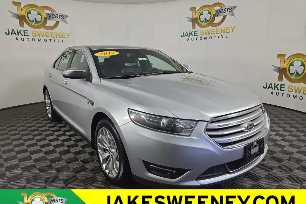 2017 Ford Taurus Limited photo 1