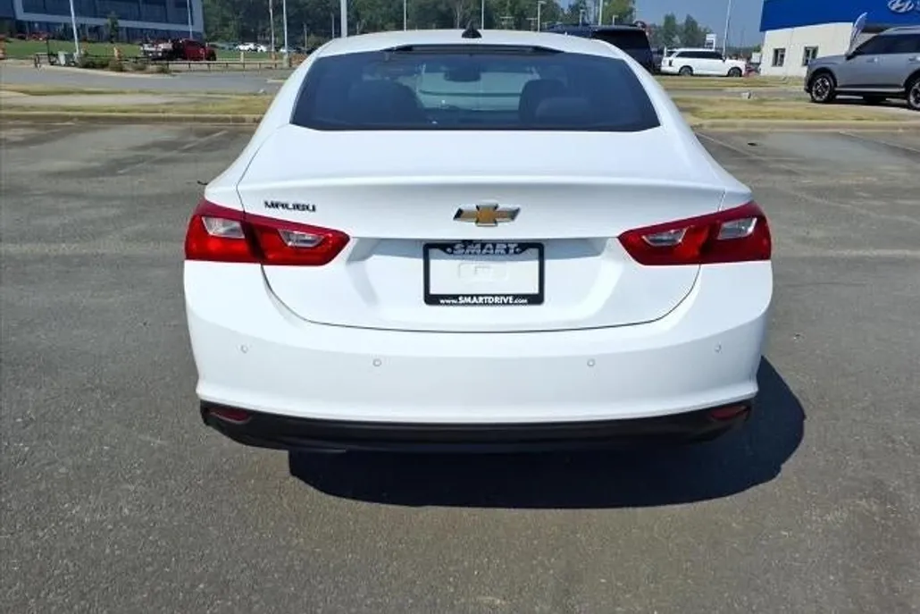 2024 Chevrolet Malibu LS photo 1
