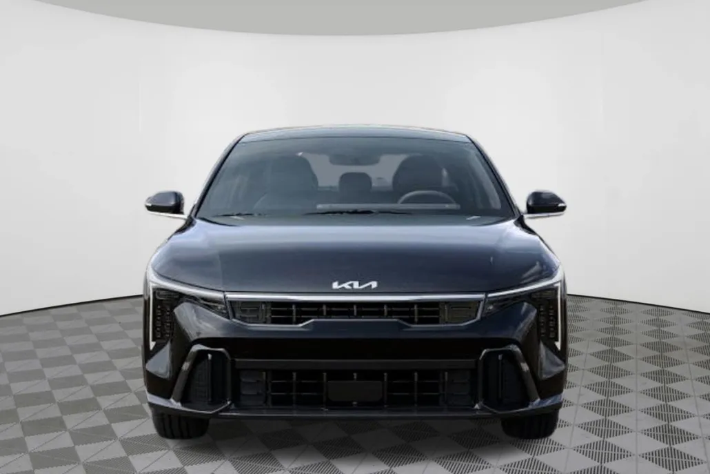 2025 Kia K4 GT-Line Turbo photo 1