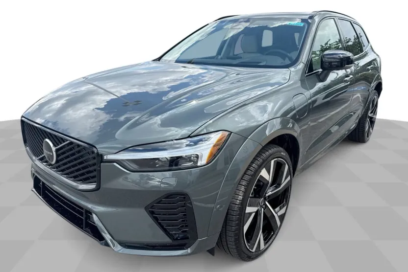 2026 Volvo XC60 Hybrid T8 photo 1