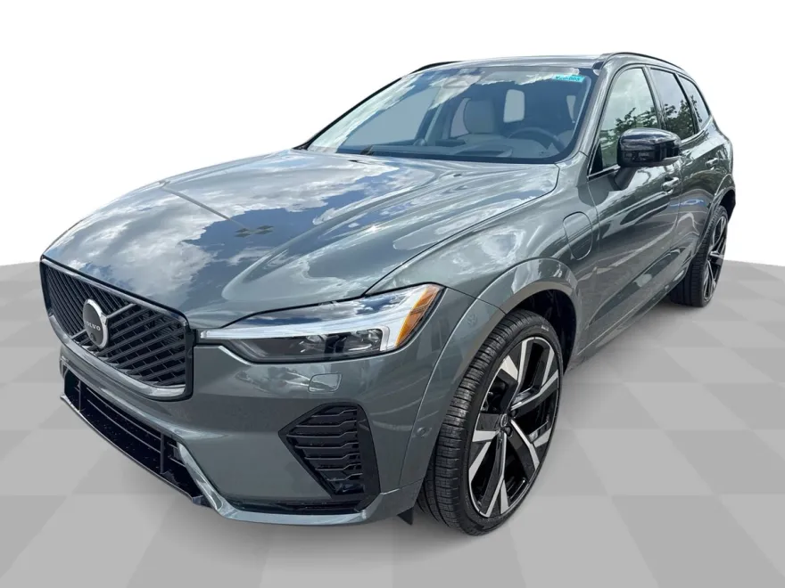 2026 Volvo XC60 Hybrid T8 photo 1