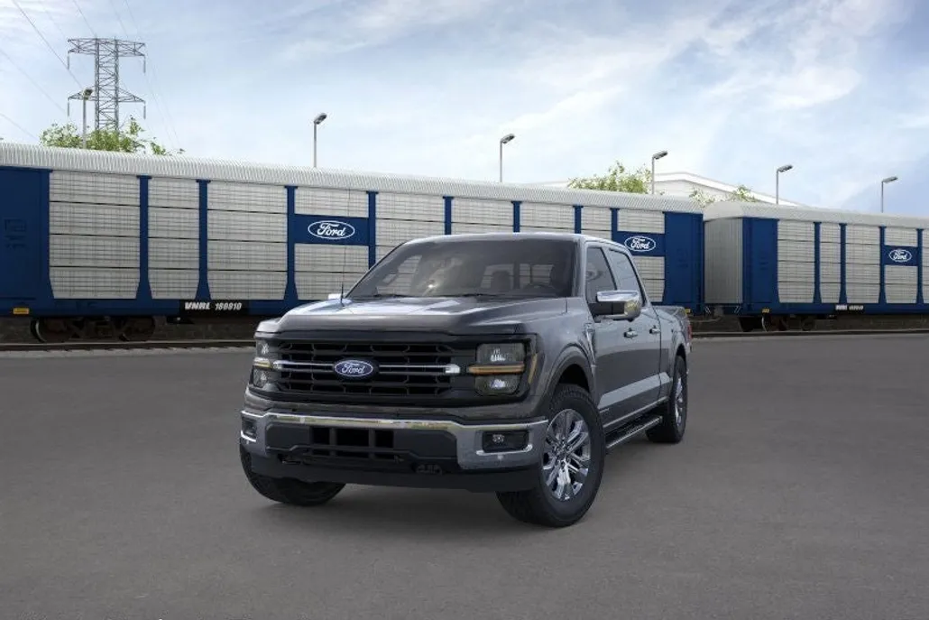 2025 Ford F-150 XLT photo 1