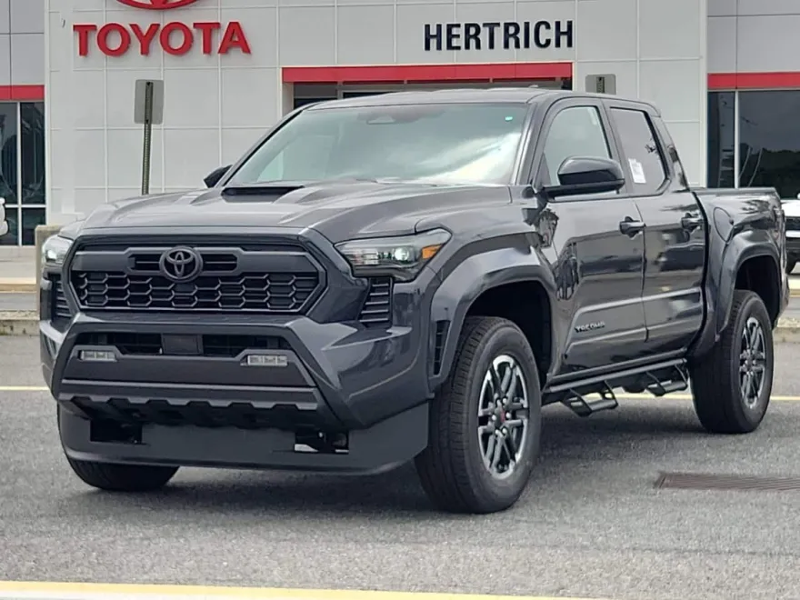 2025 Toyota Tacoma TRD Sport photo 1