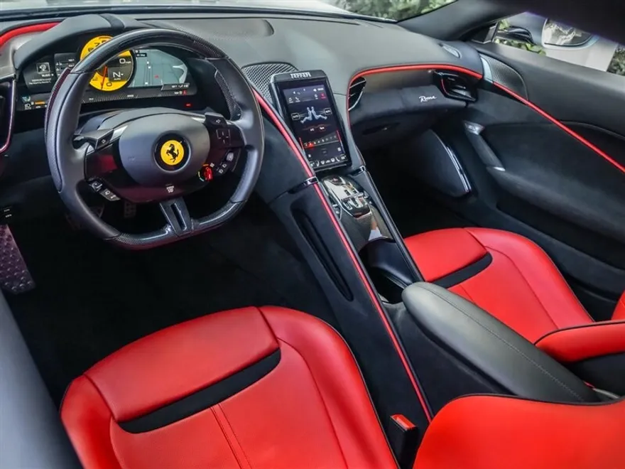 2021 Ferrari Roma photo 2