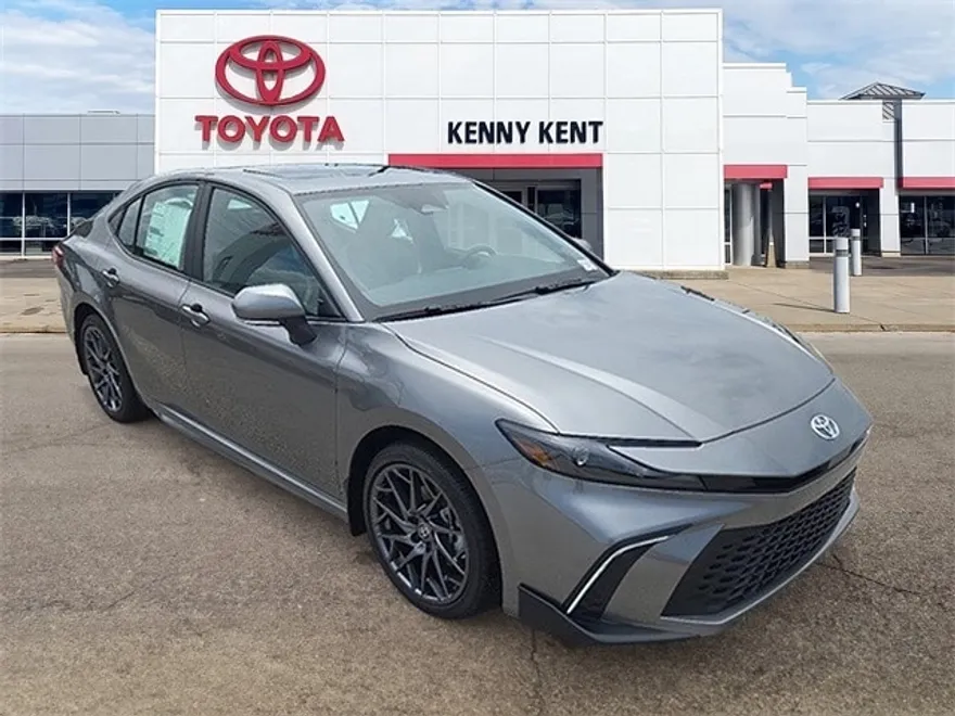 2025 Toyota Camry SE photo 1