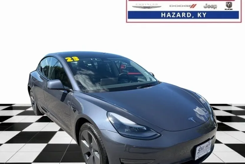 2023 Tesla Model 3 photo 1