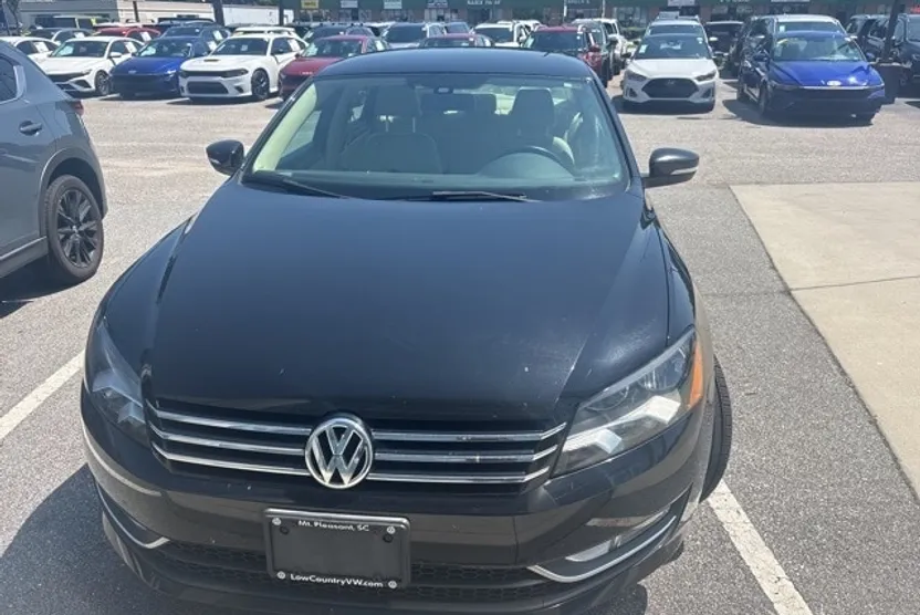 2015 Volkswagen Passat Limited photo 1