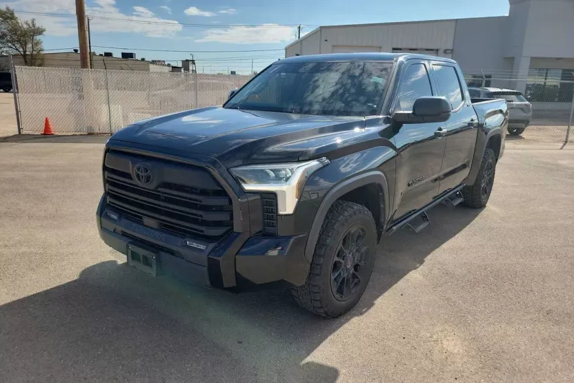 2022 Toyota Tundra SR5 photo 1